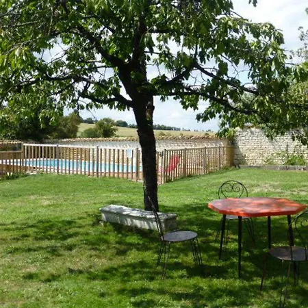 Vars, 6 Pieces, 14 Personnes - Fr-1-653-211 Vars (Charente)
